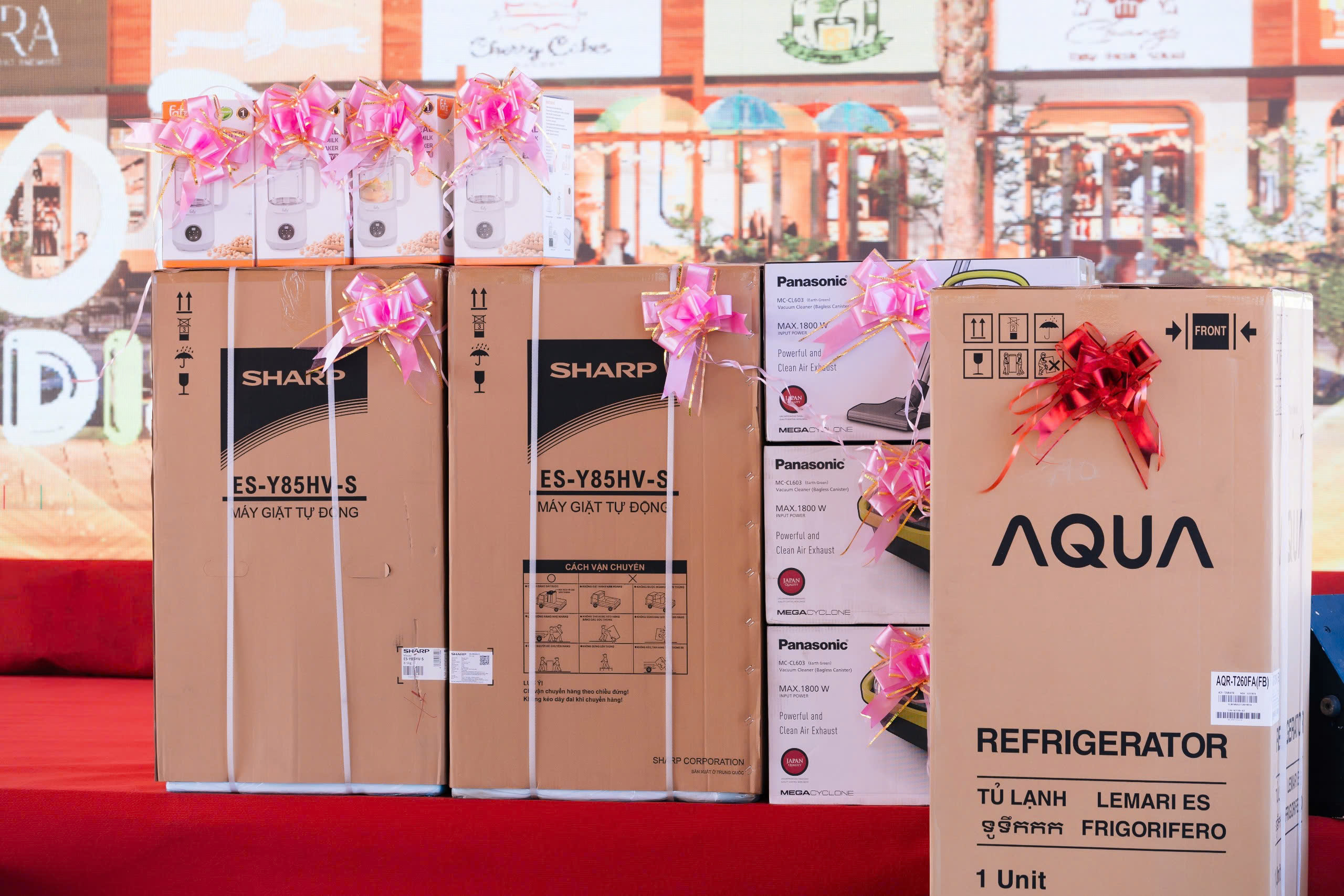 Quà tặng tại sự kiện của 5F The Aura
