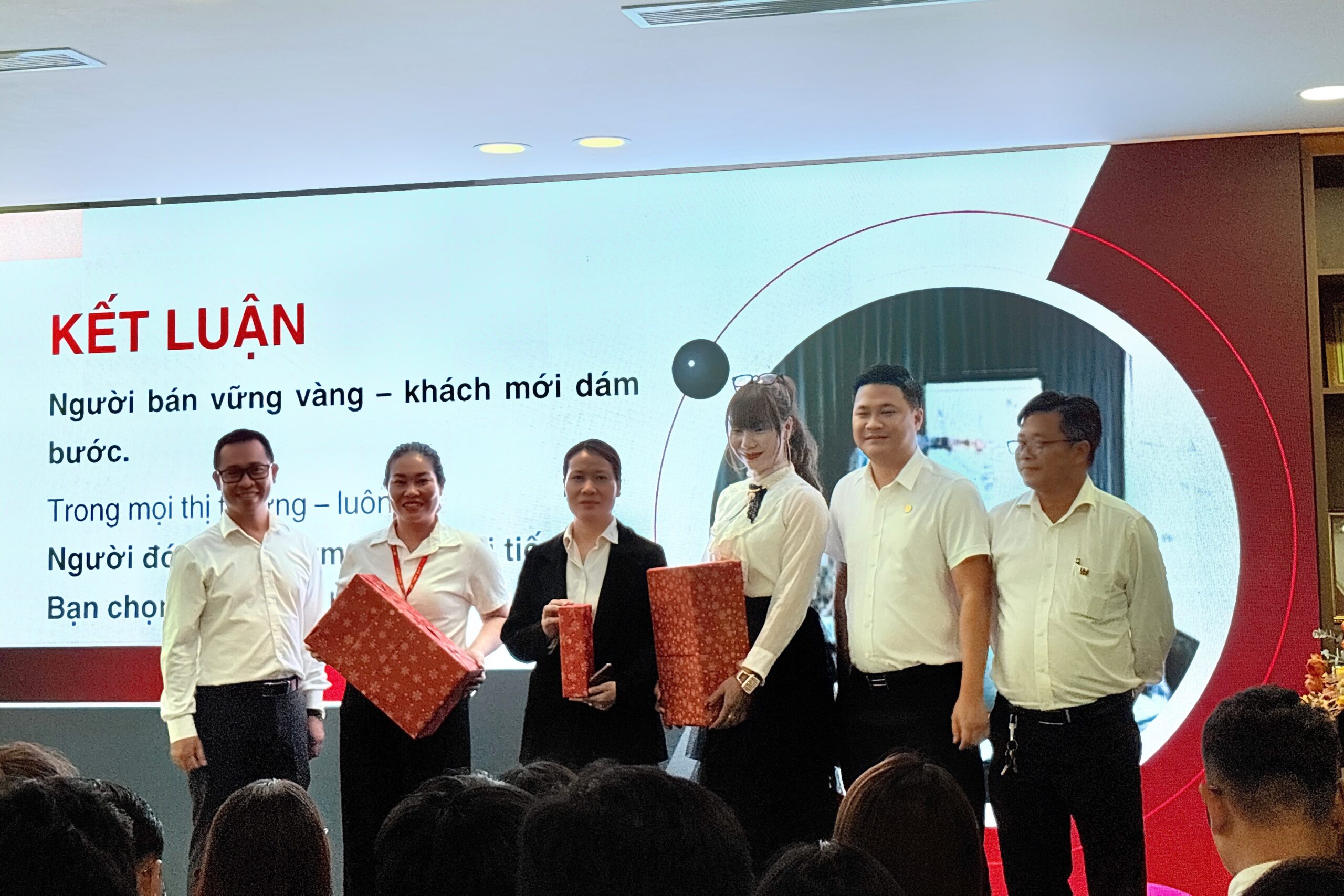 Buổi họp chiến lược và training toàn hệ thống ngày 21/5 không đơn thuần là một hoạt động nội bộ.