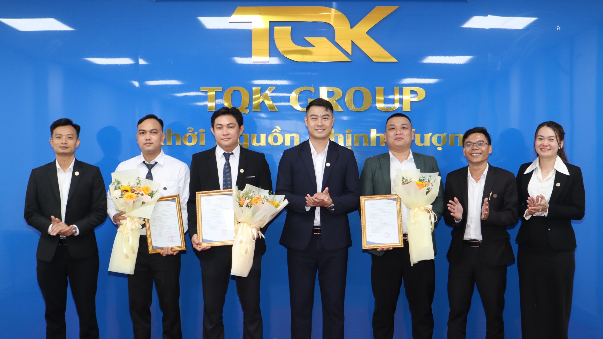 Con Người – Niềm Tin – Hiệu Quả