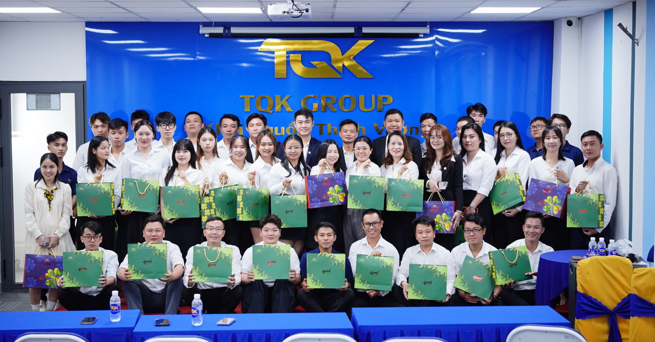 TRUNG THU ĐOÀN VIÊN 2025 – GẮN KẾT YÊU THƯƠNG CÙNG ĐẠI GIA ĐÌNH TQK GROUP
